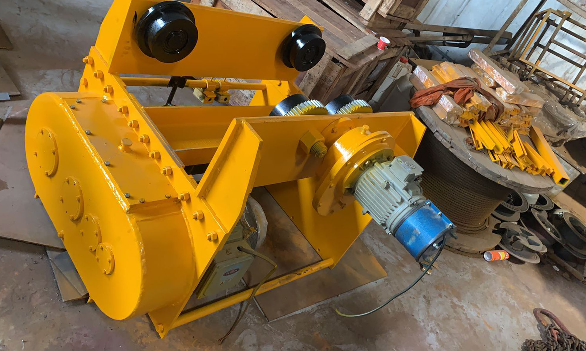 Office Furniture Manufacturers - Universal Crane Hoist & Modular Furniture