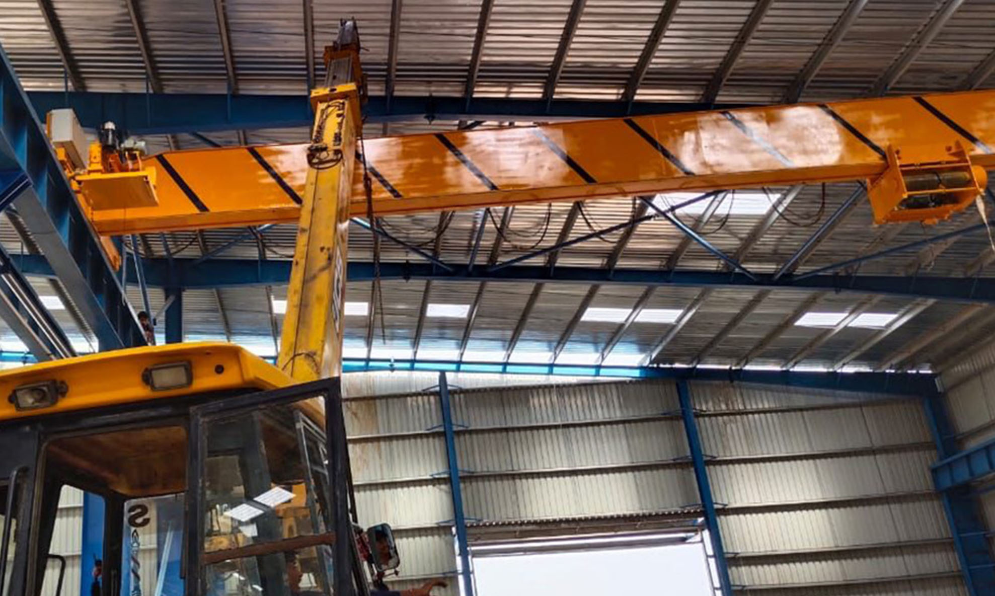 Office Furniture Manufacturers - Universal Crane & Hoist & Modular Furniture